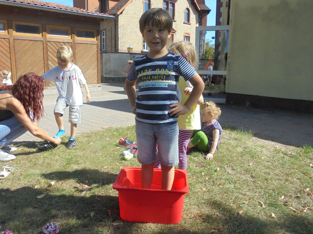 Wassertreten, Kneipp, Kita St. Pius, Kandel